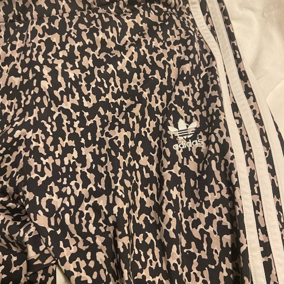 Adidas cheetah print workout tights - Picture 2 of 3